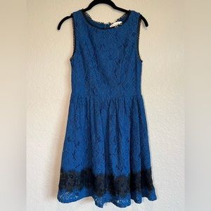 Francesca’s Blue & Black Sleeveless Lace Dress Size S